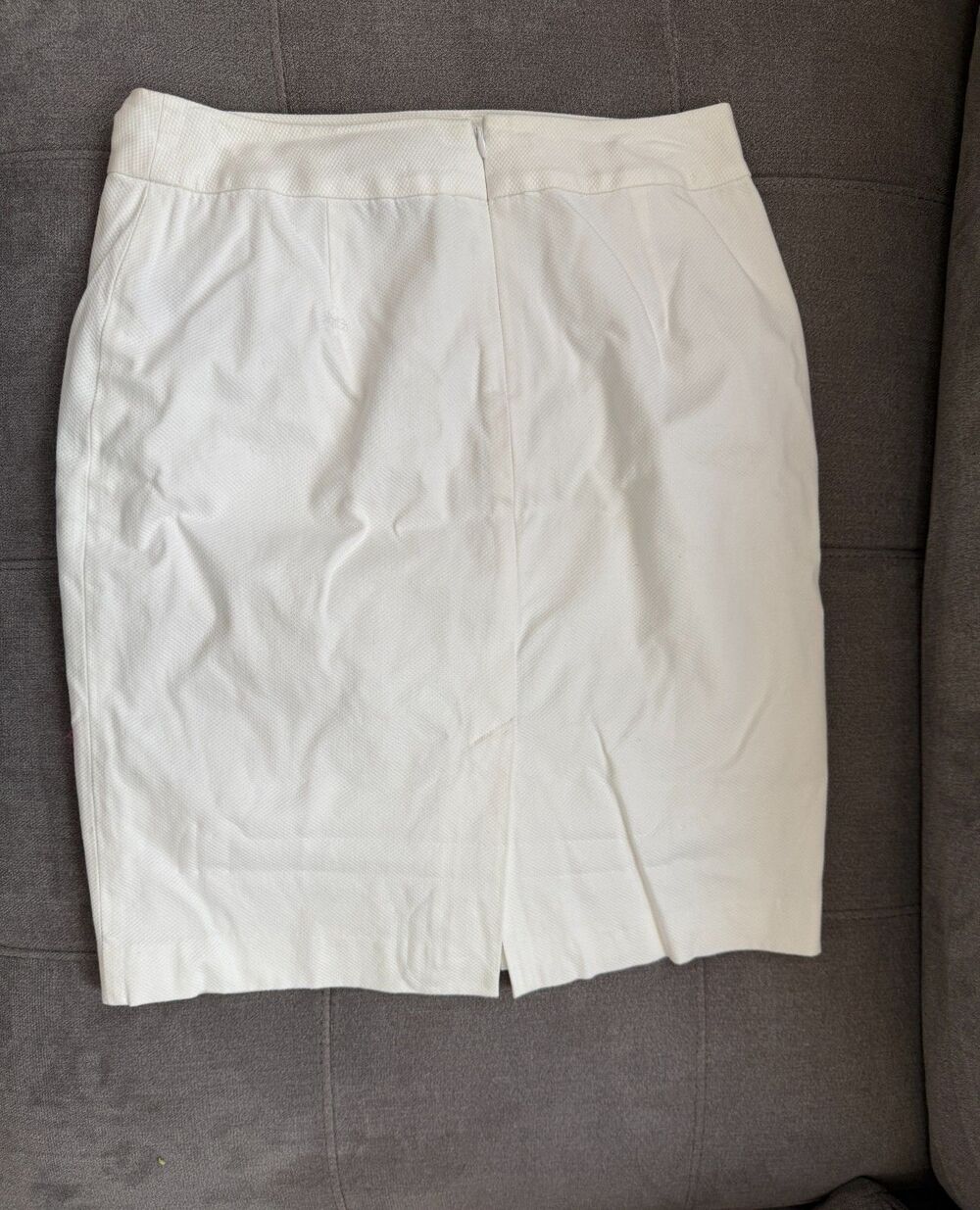 Liz Caiborne - 4P - White Pencil Skirt